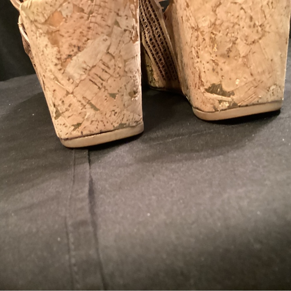 Antelope tan leather wedge sandals size 39 or 9usa. EUC - Picture 10 of 10
